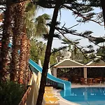 Semoris Hotel