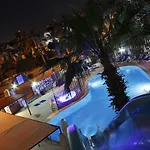 Отель Semoris 3*