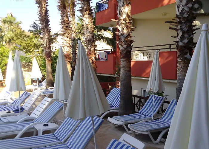 Semoris Hotel Side