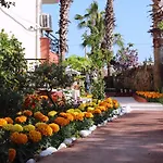 Semoris Hotel